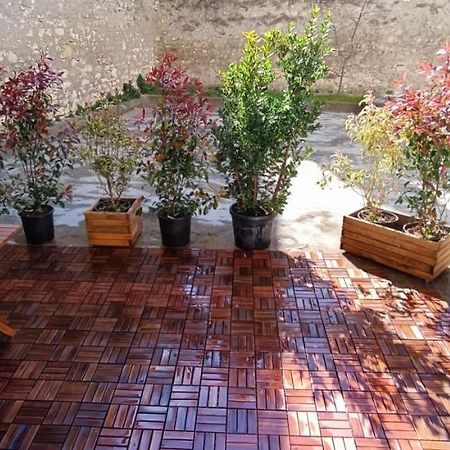 Superbe T2 avec grande terrasse en centre ville à 5 min à pieds des Arènes de Nîmes Extérieur photo